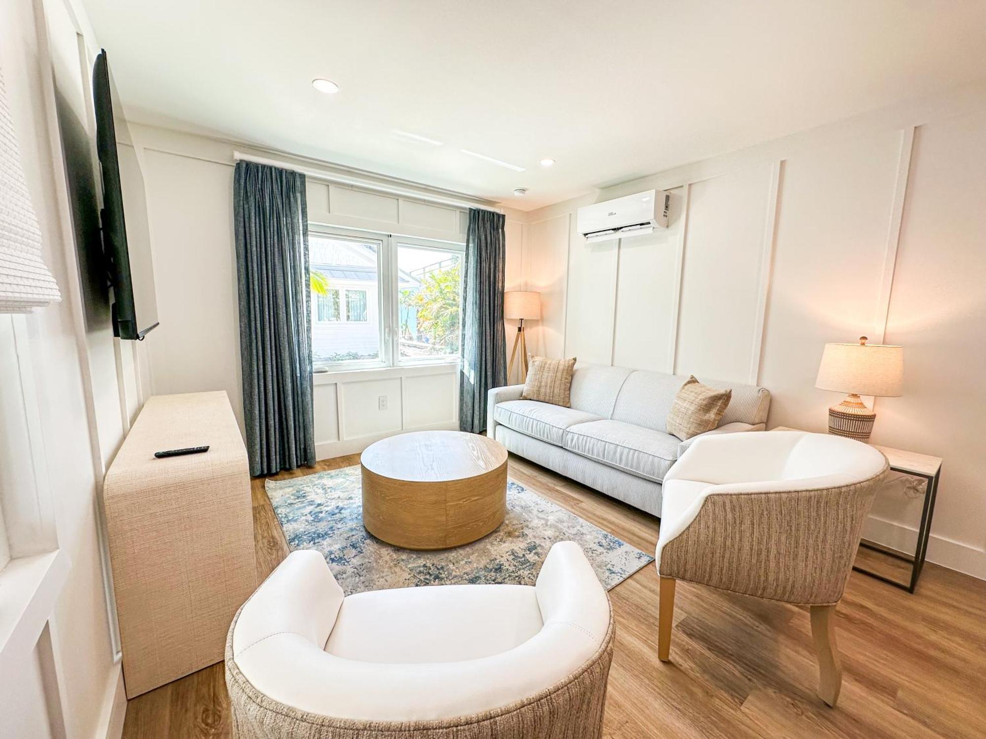 Lighthouse Resort: Inn & Suites Fort Myers Beach Bagian luar foto