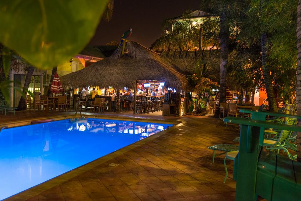 Lighthouse Resort: Inn & Suites Fort Myers Beach Bagian luar foto