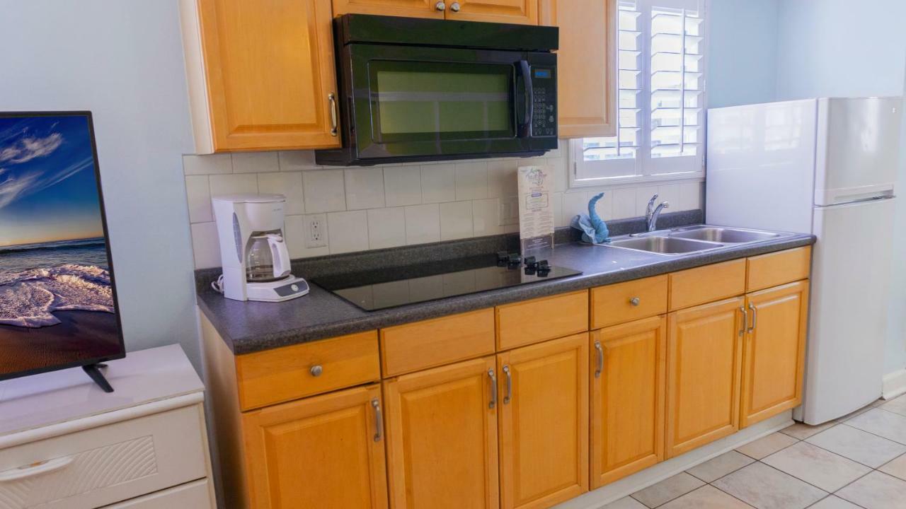 Lighthouse Resort: Inn & Suites Fort Myers Beach Bagian luar foto