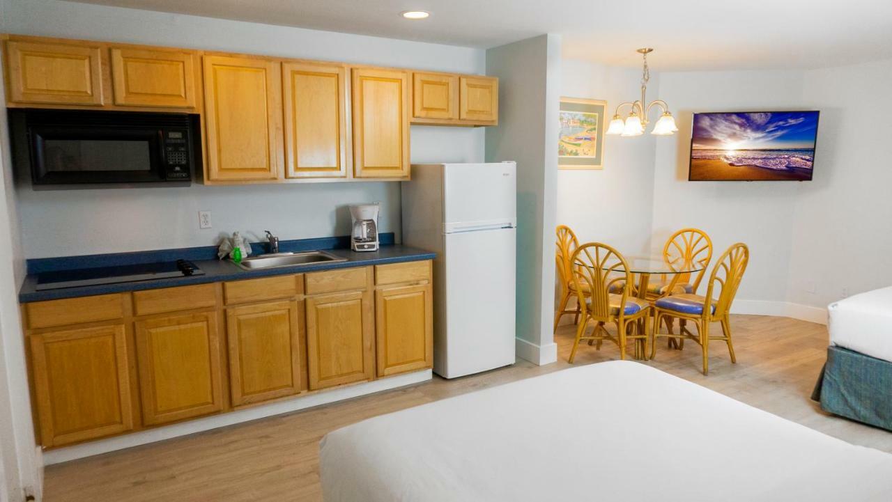 Lighthouse Resort: Inn & Suites Fort Myers Beach Bagian luar foto